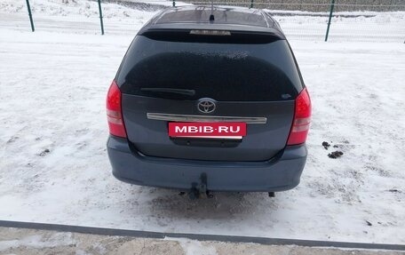 Toyota Wish II, 2003 год, 690 000 рублей, 7 фотография