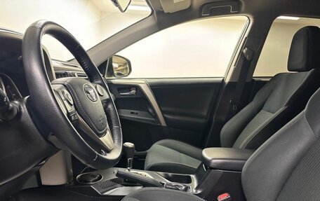 Toyota RAV4, 2015 год, 2 300 000 рублей, 10 фотография