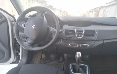 Renault Laguna III рестайлинг, 2008 год, 600 000 рублей, 2 фотография