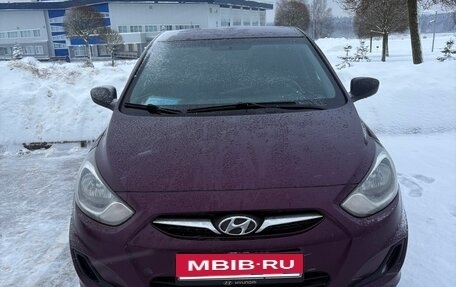 Hyundai Solaris II рестайлинг, 2012 год, 670 000 рублей, 3 фотография