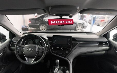 Toyota Camry, 2021 год, 2 399 000 рублей, 10 фотография