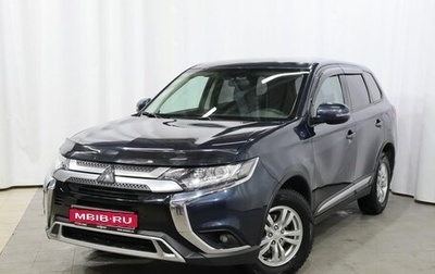 Mitsubishi Outlander III рестайлинг 3, 2018 год, 2 300 000 рублей, 1 фотография