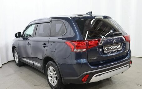 Mitsubishi Outlander III рестайлинг 3, 2018 год, 2 300 000 рублей, 6 фотография