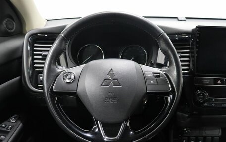 Mitsubishi Outlander III рестайлинг 3, 2018 год, 2 300 000 рублей, 13 фотография