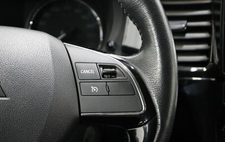 Mitsubishi Outlander III рестайлинг 3, 2018 год, 2 300 000 рублей, 15 фотография