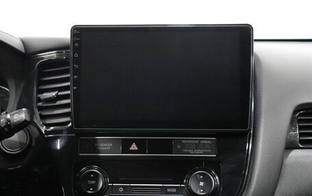 Mitsubishi Outlander III рестайлинг 3, 2018 год, 2 300 000 рублей, 16 фотография