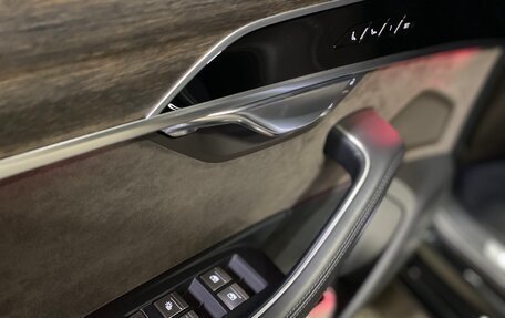 Audi A8, 2018 год, 4 895 000 рублей, 19 фотография