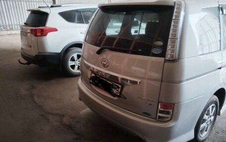 Toyota ISis I, 2011 год, 1 375 000 рублей, 3 фотография