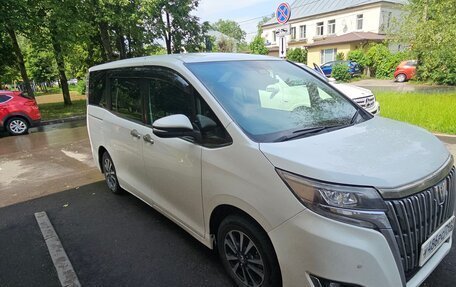 Toyota Esquire I, 2018 год, 1 800 000 рублей, 3 фотография