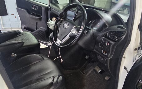 Toyota Esquire I, 2018 год, 1 800 000 рублей, 27 фотография