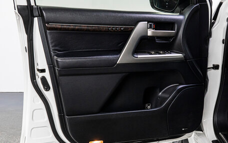 Toyota Land Cruiser 200, 2011 год, 2 994 000 рублей, 11 фотография