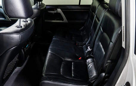 Toyota Land Cruiser 200, 2011 год, 2 994 000 рублей, 16 фотография