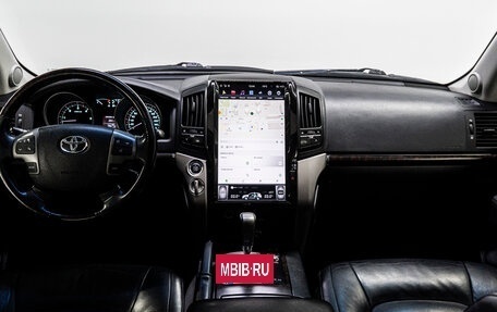 Toyota Land Cruiser 200, 2011 год, 2 994 000 рублей, 21 фотография