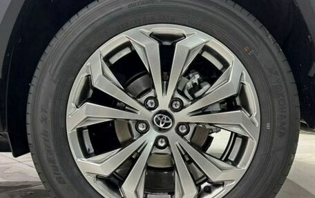 Toyota RAV4, 2025 год, 4 179 000 рублей, 23 фотография