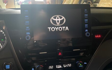 Toyota Camry, 2021 год, 3 650 000 рублей, 2 фотография