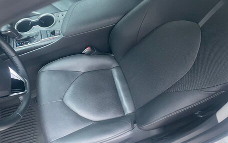 Toyota Camry, 2021 год, 3 650 000 рублей, 10 фотография