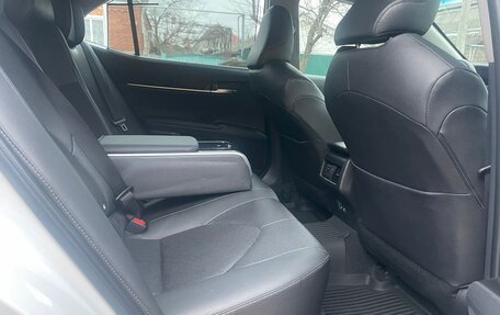 Toyota Camry, 2021 год, 3 650 000 рублей, 14 фотография