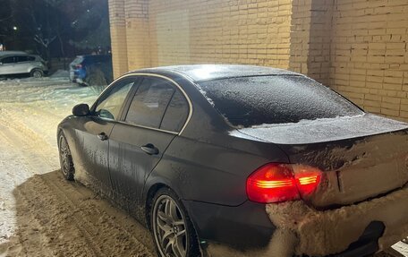 BMW 3 серия, 2006 год, 695 000 рублей, 13 фотография