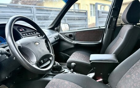 Chevrolet Niva I рестайлинг, 2006 год, 381 000 рублей, 9 фотография