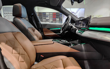 BMW 5 серия, 2024 год, 9 700 000 рублей, 11 фотография