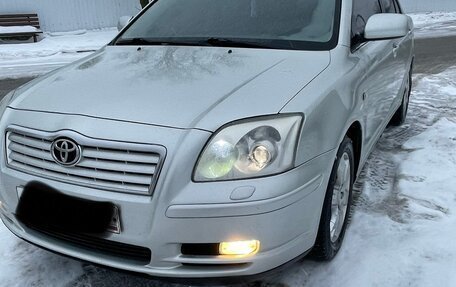 Toyota Avensis III рестайлинг, 2004 год, 670 000 рублей, 1 фотография