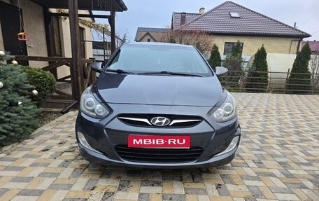 Hyundai Solaris II рестайлинг, 2013 год, 450 000 рублей, 1 фотография