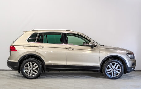 Volkswagen Tiguan II, 2018 год, 2 465 000 рублей, 4 фотография