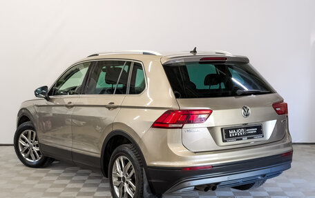 Volkswagen Tiguan II, 2018 год, 2 465 000 рублей, 7 фотография