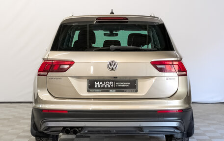 Volkswagen Tiguan II, 2018 год, 2 465 000 рублей, 6 фотография