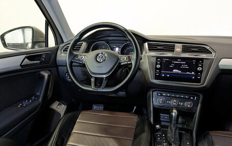 Volkswagen Tiguan II, 2018 год, 2 465 000 рублей, 29 фотография