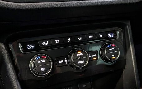 Volkswagen Tiguan II, 2018 год, 2 465 000 рублей, 28 фотография