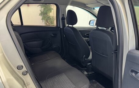 Renault Logan II, 2017 год, 649 000 рублей, 12 фотография