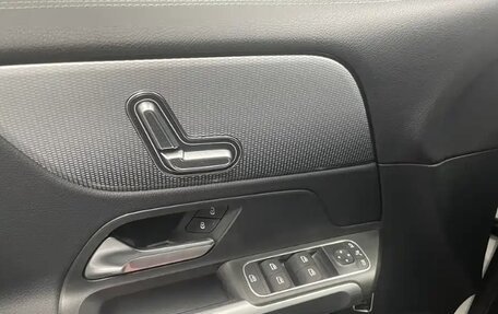 Mercedes-Benz GLB, 2021 год, 2 225 003 рублей, 13 фотография