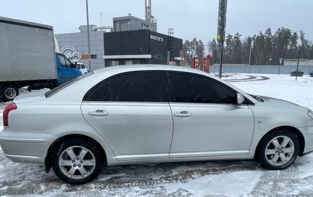 Toyota Avensis III рестайлинг, 2004 год, 670 000 рублей, 4 фотография