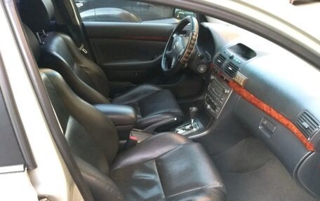 Toyota Avensis III рестайлинг, 2004 год, 670 000 рублей, 18 фотография