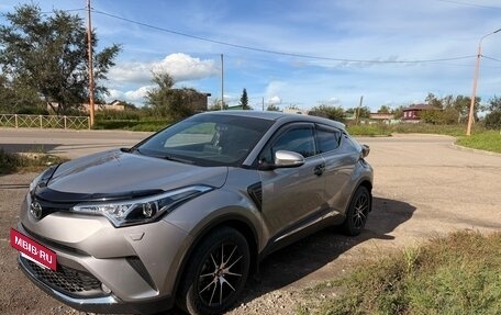 Toyota C-HR I рестайлинг, 2018 год, 2 150 000 рублей, 2 фотография