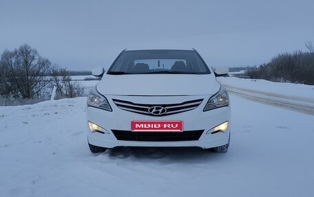 Hyundai Solaris II рестайлинг, 2014 год, 643 000 рублей, 1 фотография