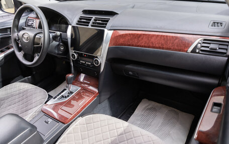 Toyota Camry, 2011 год, 1 649 000 рублей, 10 фотография