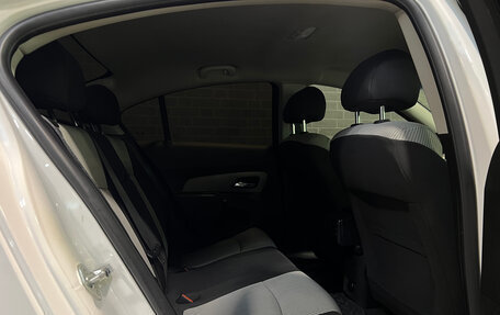 Chevrolet Cruze II, 2011 год, 869 000 рублей, 10 фотография