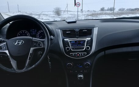 Hyundai Solaris II рестайлинг, 2014 год, 643 000 рублей, 11 фотография
