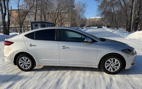 Hyundai Elantra VI рестайлинг, 2019 год, 1 250 000 рублей, 5 фотография