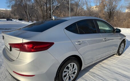 Hyundai Elantra VI рестайлинг, 2019 год, 1 250 000 рублей, 6 фотография