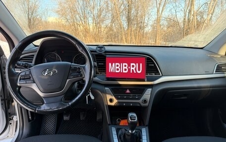 Hyundai Elantra VI рестайлинг, 2019 год, 1 250 000 рублей, 14 фотография