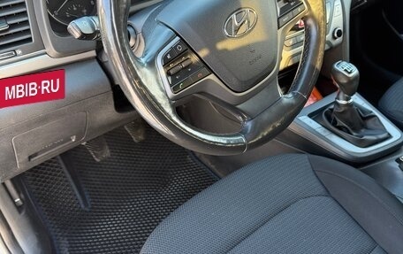 Hyundai Elantra VI рестайлинг, 2019 год, 1 250 000 рублей, 12 фотография