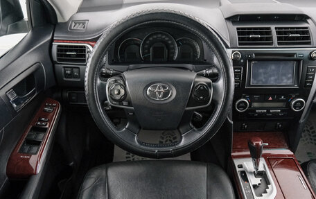 Toyota Camry, 2013 год, 1 999 000 рублей, 15 фотография