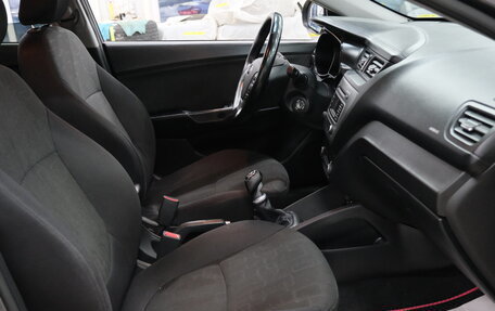 KIA Rio III рестайлинг, 2016 год, 999 000 рублей, 21 фотография