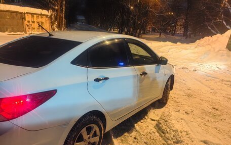 Hyundai Solaris II рестайлинг, 2013 год, 529 000 рублей, 3 фотография