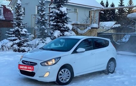 Hyundai Solaris II рестайлинг, 2011 год, 630 000 рублей, 4 фотография