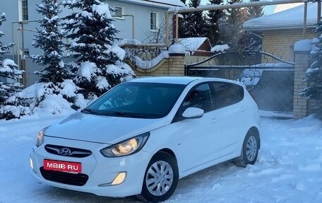 Hyundai Solaris II рестайлинг, 2011 год, 630 000 рублей, 6 фотография