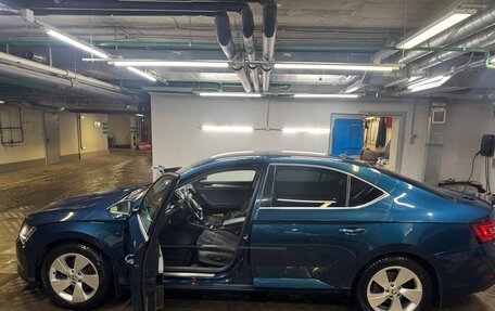 Skoda Superb III рестайлинг, 2017 год, 2 600 000 рублей, 21 фотография